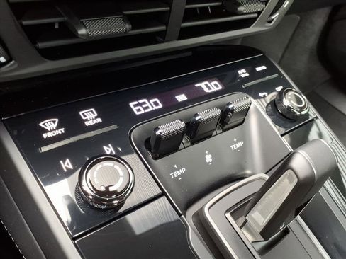 Used 2025 Porsche 911 Carrera 4 GTS image 17