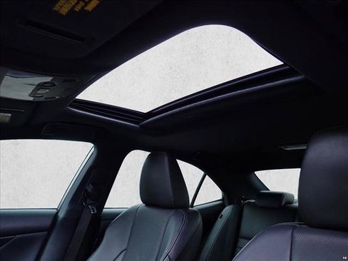 Used 2016 Lexus IS 300 AWD w/ F Sport Package image 9