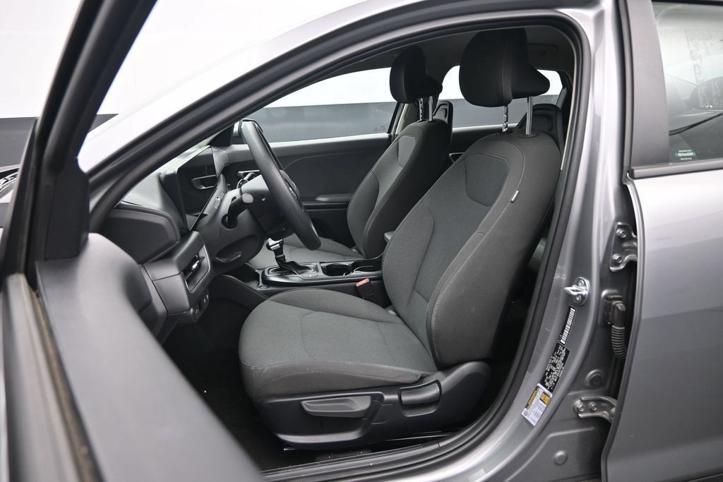 Used 2025 Kia K4 FWD image 20