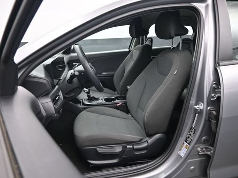 Used 2025 Kia K4 FWD image 20