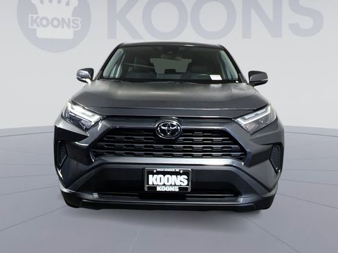 Used 2023 Toyota RAV4 LE AWD/4WD image 4