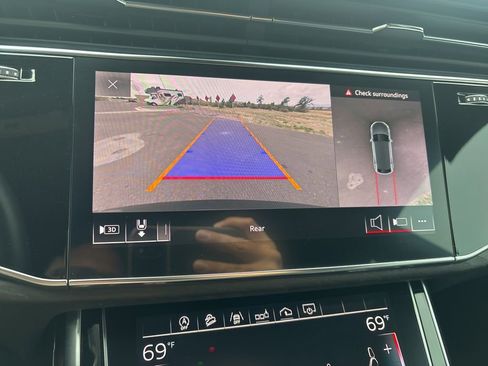 Used 2019 Audi Q8 Premium Plus image 23