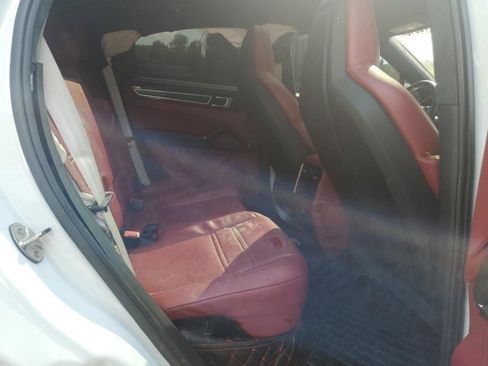 Used 2021 Porsche Cayenne GTS image 7