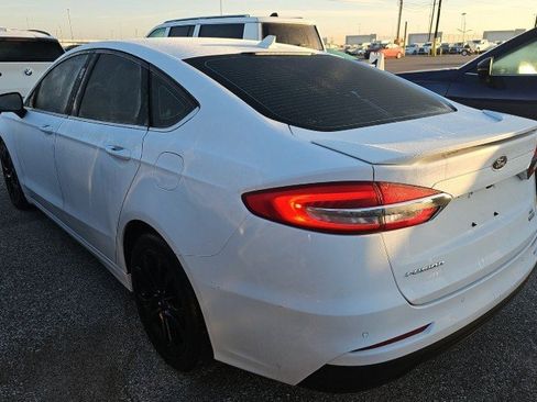 Used 2020 Ford Fusion SE w/ Equipment Group 151A image 3