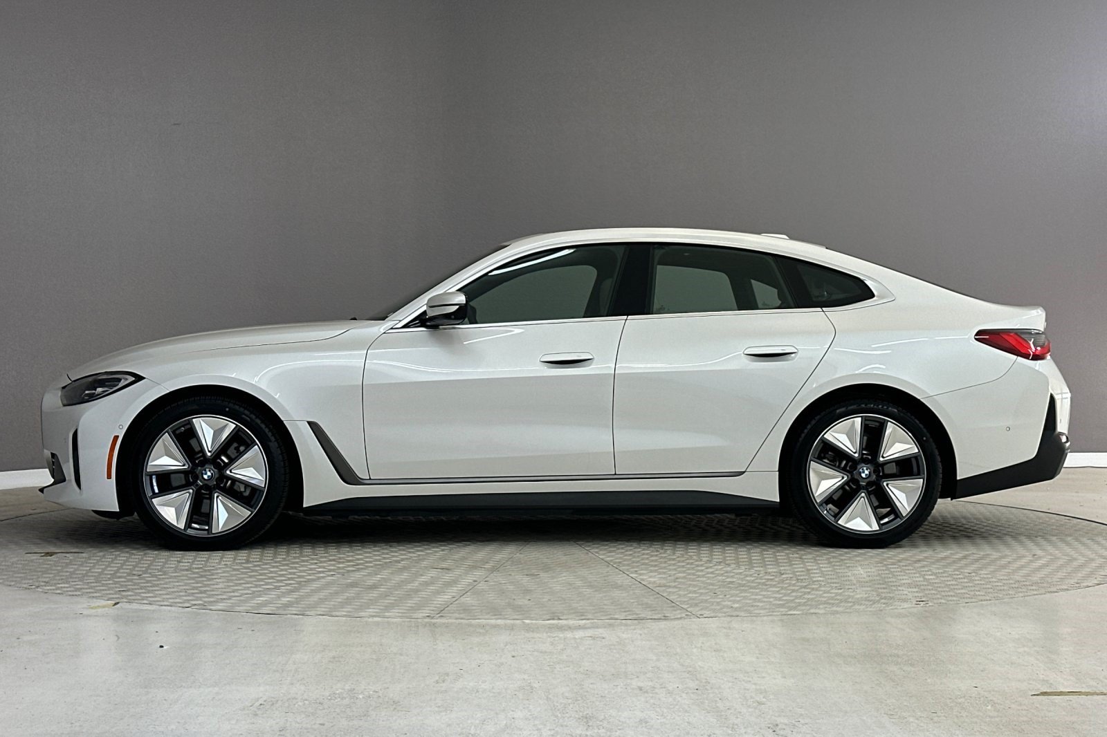 Certified 2023 BMW i4 eDrive40 w/ Premium Package RWD image 2