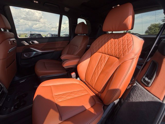 Used 2027 BMW X7 M60i w/ Executive Package AWD/4WD image 18