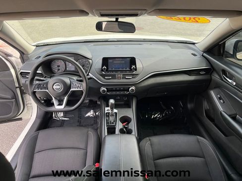 Used 2022 Nissan Altima 2.5 S FWD image 16