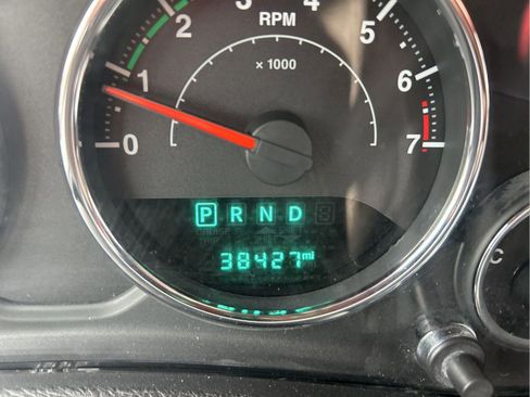 Certified 2016 Jeep Wrangler Unlimited Rubicon w/ Dual Top Group image 26