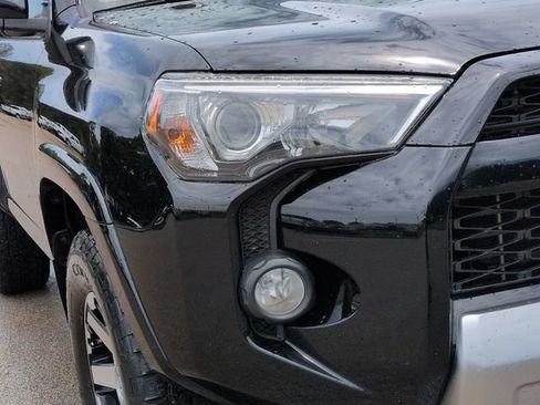 Used 2019 Toyota 4Runner TRD Off-Road Premium AWD/4WD image 11