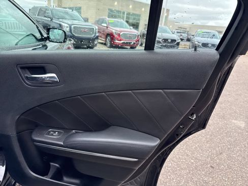 Used 2011 Dodge Charger R/T image 25