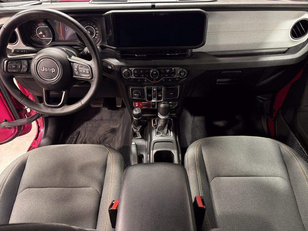 Used 2024 Jeep Wrangler Unlimited Sport AWD/4WD image 4
