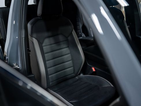 Used 2020 Volkswagen Atlas Cross Sport SEL Premium image 14