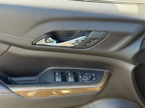 Used 2023 GMC Acadia SLE w/ Driver Convenience Package image 18