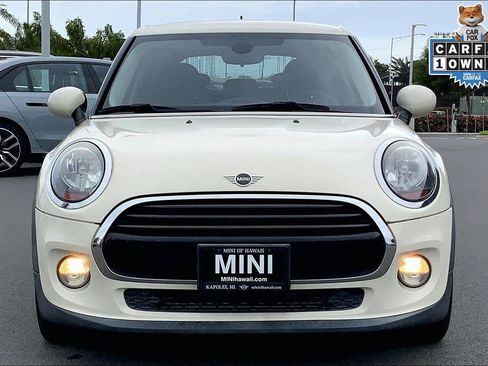 Used 2019 MINI Cooper 4-Door Hardtop image 3