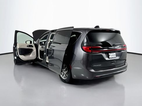 Used 2023 Chrysler Pacifica Touring-L FWD image 24