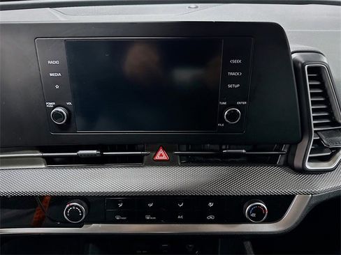 Used 2023 Kia Sportage LX image 12