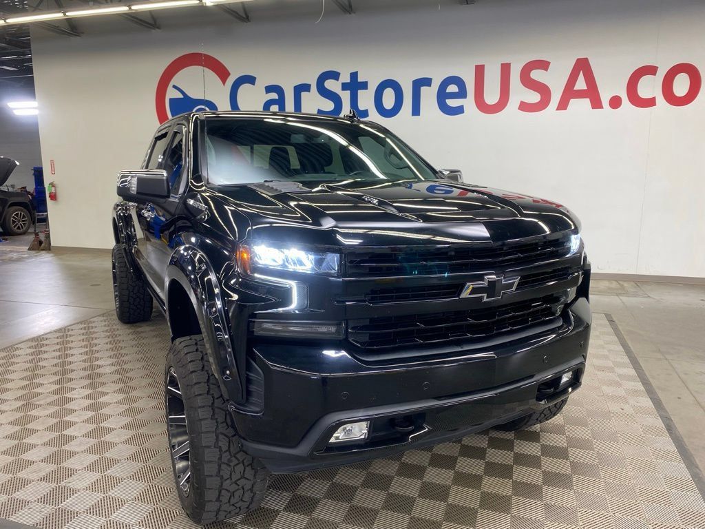 Used 2020 Chevrolet Silverado 1500 LTZ w/ LTZ Plus Package AWD/4WD image 2