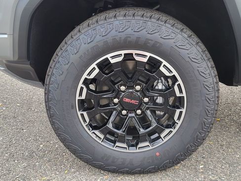 New 2026 GMC Canyon AT4 w/ Technology Plus Package image 8
