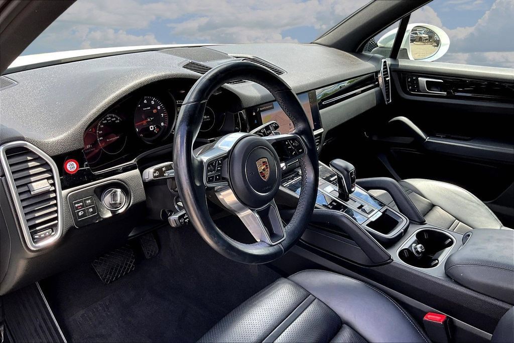 Used 2023 Porsche Cayenne AWD/4WD image 15