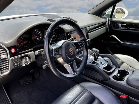 Used 2023 Porsche Cayenne AWD/4WD image 15