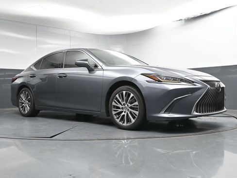 Used 2019 Lexus ES 350 Luxury w/ Accessory Package 2 image 25
