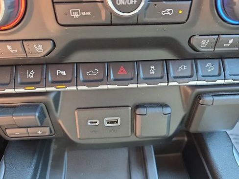 Used 2020 Chevrolet Silverado 2500 High Country w/ Technology Package AWD/4WD image 31
