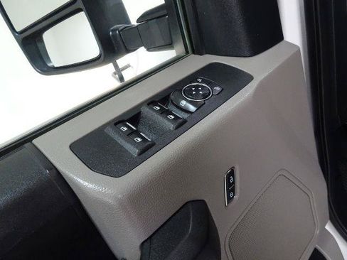 Used 2019 Ford F250 XL w/ Power Equipment Group AWD/4WD image 22