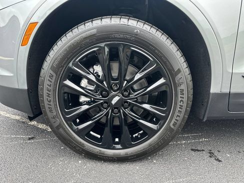 New 2026 Cadillac XT5 Luxury w/ LPO, ONYX Package FWD image 9