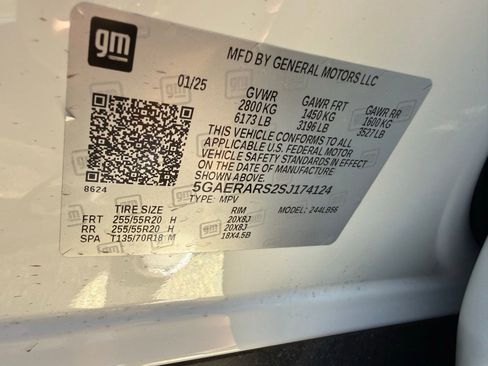 Used 2025 Buick Enclave Preferred image 50