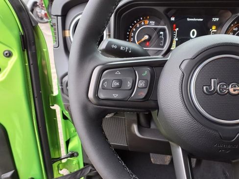 New 2025 Jeep Gladiator Sport image 12