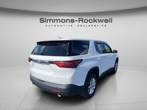 Used 2023 Chevrolet Traverse LS AWD/4WD image 5