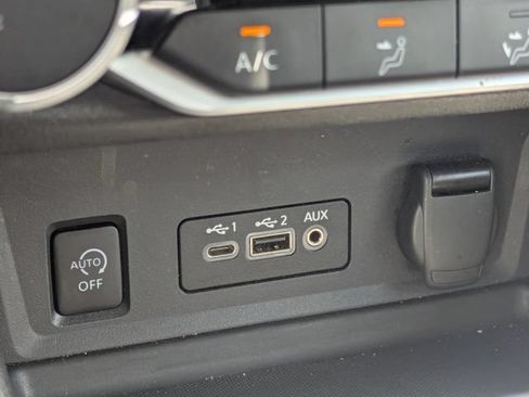 Used 2025 Nissan Sentra SV FWD image 23