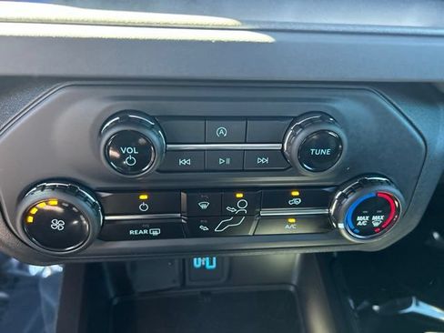 Used 2025 Ford Bronco 2-Door w/ Sasquatch Package AWD/4WD image 18