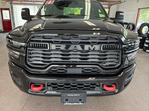 Certified 2025 RAM 2500 Big Horn AWD/4WD image 3