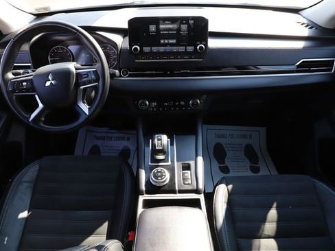 Used 2022 Mitsubishi Outlander SE image 21