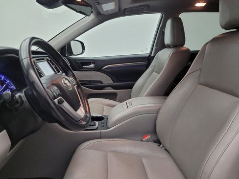 Used 2018 Toyota Highlander Limited Platinum w/ Carpet Mat Package (TMS) image 17