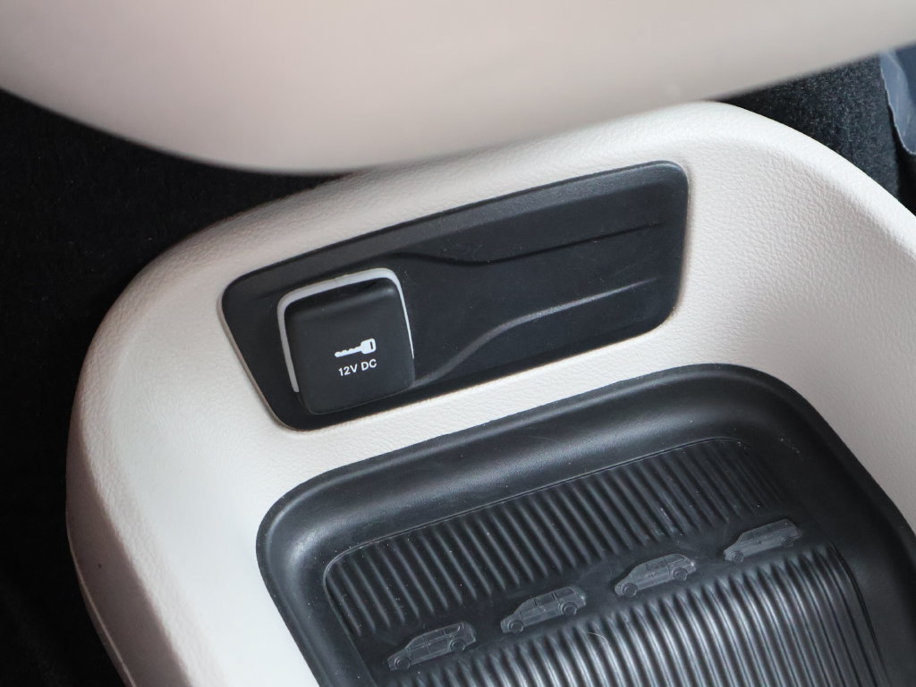 Used 2024 Chrysler Pacifica Touring-L FWD image 39