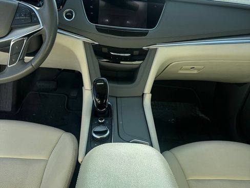 Used 2020 Cadillac XT5 Premium Luxury FWD image 21