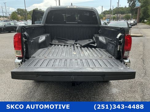 Used 2022 Toyota Tacoma SR5 w/ Technology Package RWD image 21