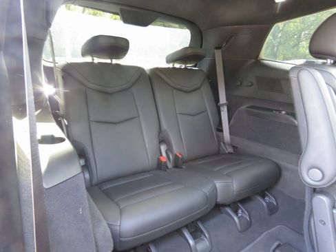 Used 2022 Cadillac XT6 Premium Luxury image 18