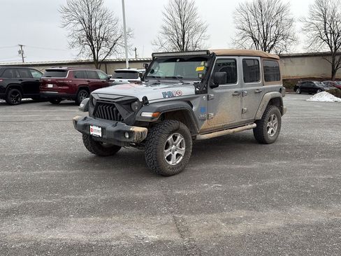 Used 2019 Jeep Wrangler Unlimited Sport S image 3
