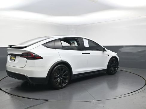Used 2023 Tesla Model X image 9