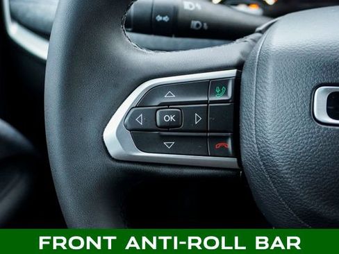 Used 2023 Jeep Compass Latitude image 18