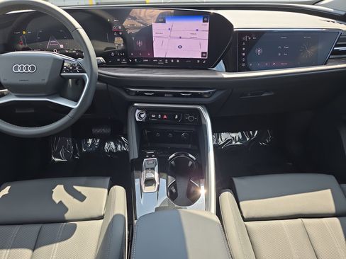 New 2025 Audi Q5 Prestige image 13