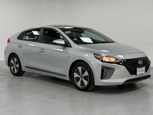 Used 2019 Hyundai Ioniq Plug-In Hybrid image 6
