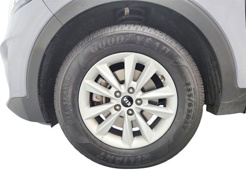 Used 2020 Kia Sorento LX image 33