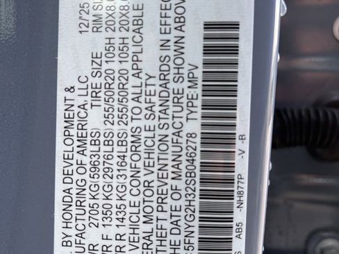 Used 2025 Honda Pilot Sport image 11