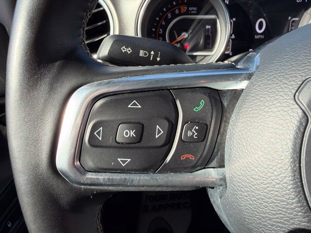 Used 2018 Jeep Wrangler Unlimited Sahara w/ Uconnect 4C Nav & Sound Group AWD/4WD image 17