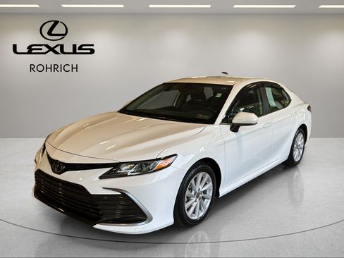 Used 2024 Toyota Camry LE FWD image 1