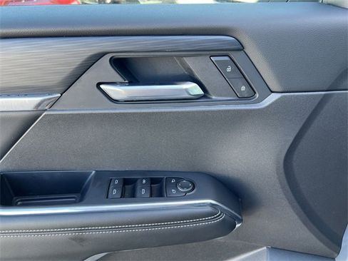 Used 2025 GMC Acadia Elevation image 22